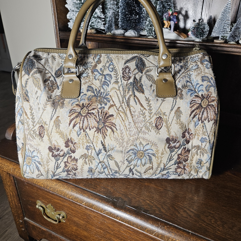Vintage Floral Tapestry Handbag - Picture 7 of 10
